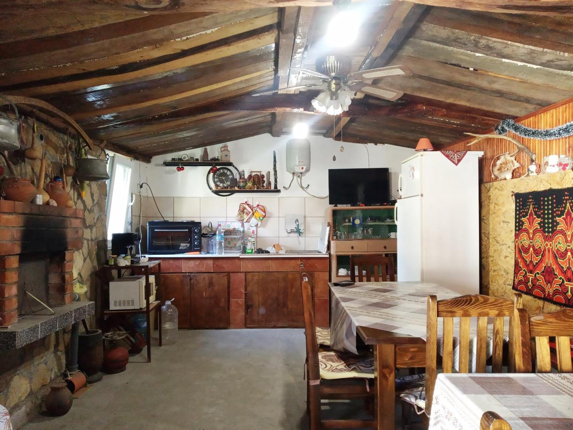 Divna Guest House Krushuna Bagian luar foto